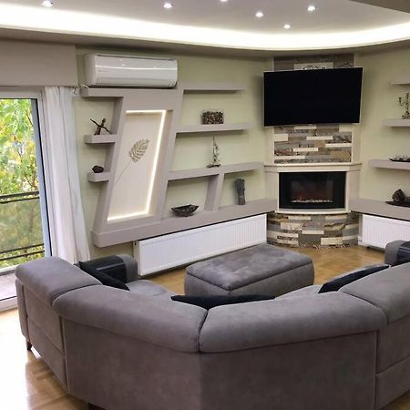 Finer Things Flisvos Beach Condo In Palaio Faliro Athena Bagian luar foto