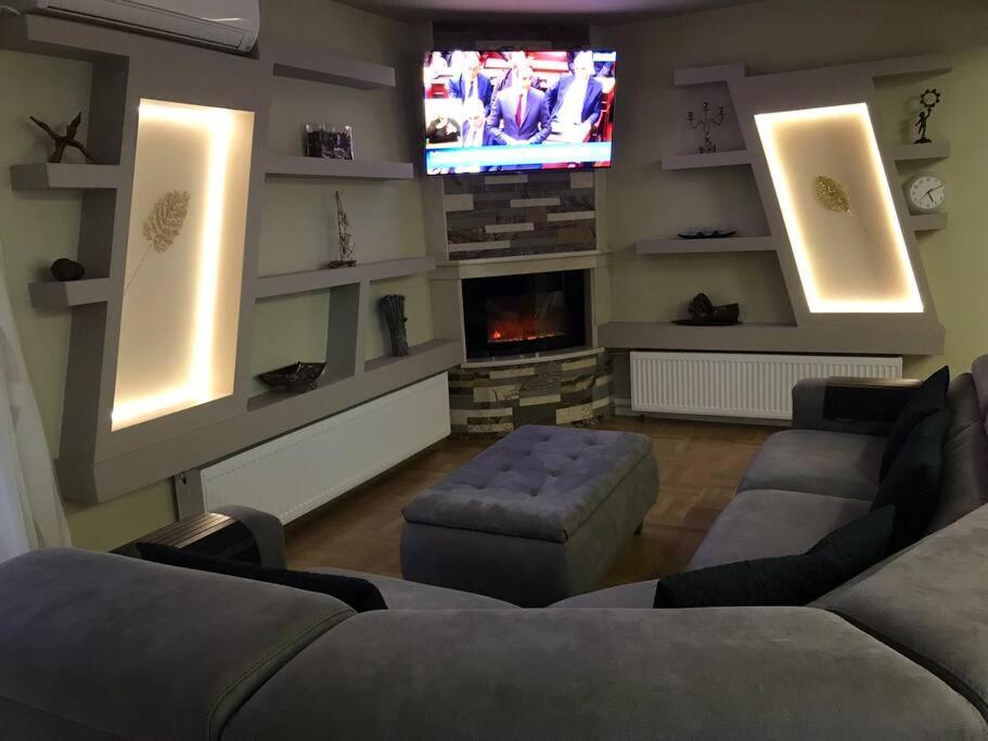 Finer Things Flisvos Beach Condo In Palaio Faliro Athena Bagian luar foto
