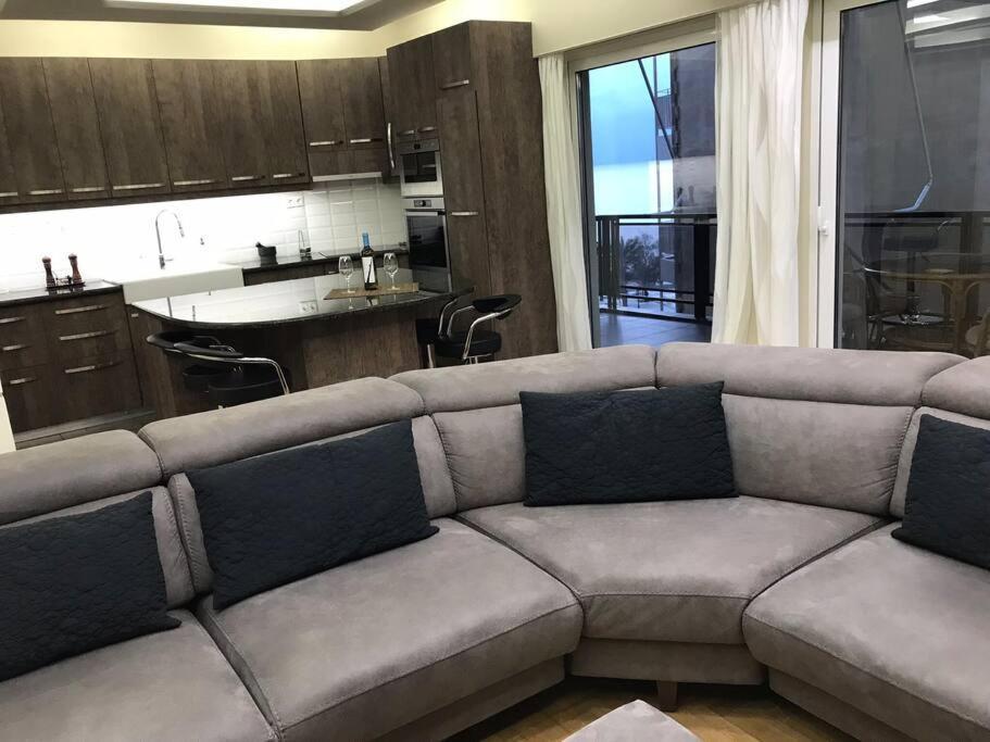 Finer Things Flisvos Beach Condo In Palaio Faliro Athena Bagian luar foto
