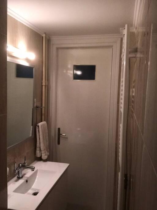 Finer Things Flisvos Beach Condo In Palaio Faliro Athena Bagian luar foto